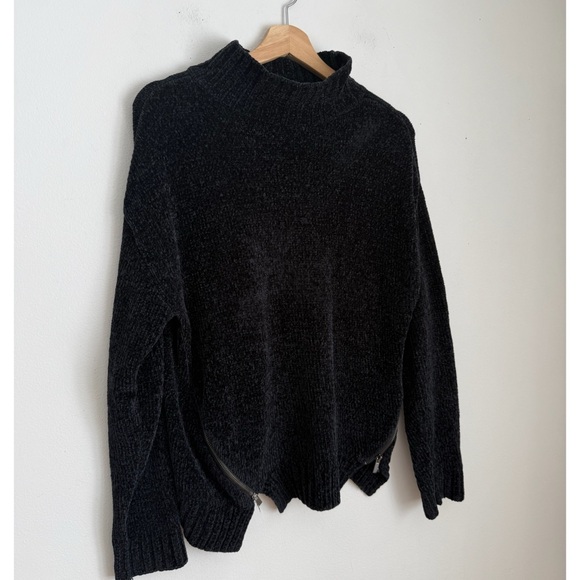 Lovers + Friends Delridge Sweater in Black - Picture 4 of 6